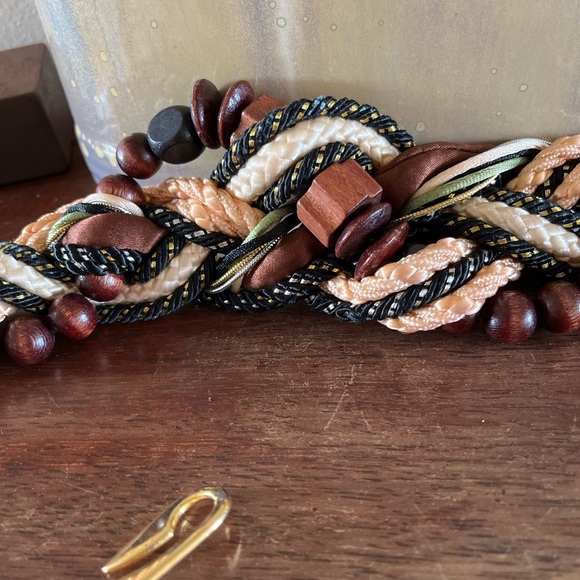 70’s fashion cords macrame style belt with gold hook closure - Picture 2 of 7